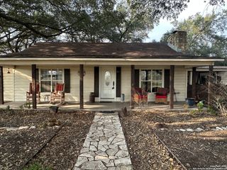 11739 County Road 401, Stockdale, TX 78160