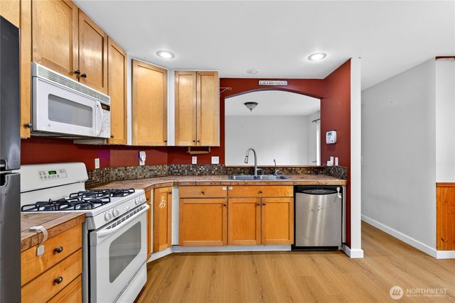 6013 98th Street NW, Marysville, WA 98271