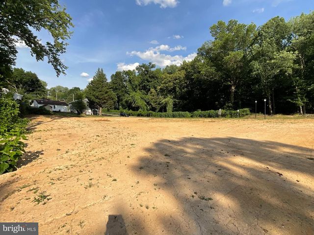 6604 BLACKLOG ST, Capitol Heights, MD 20743