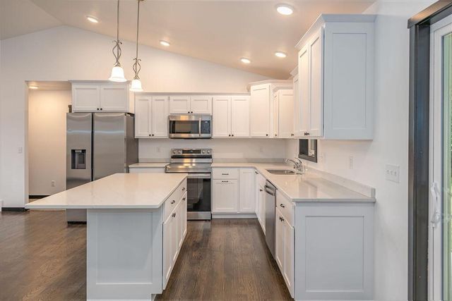 2102 Prairie PLACE, Holmen, WI 54636
