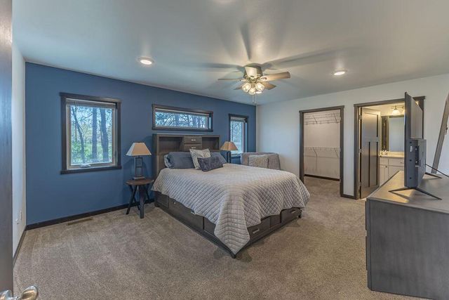 2102 Prairie PLACE, Holmen, WI 54636