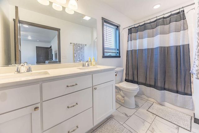 2102 Prairie PLACE, Holmen, WI 54636