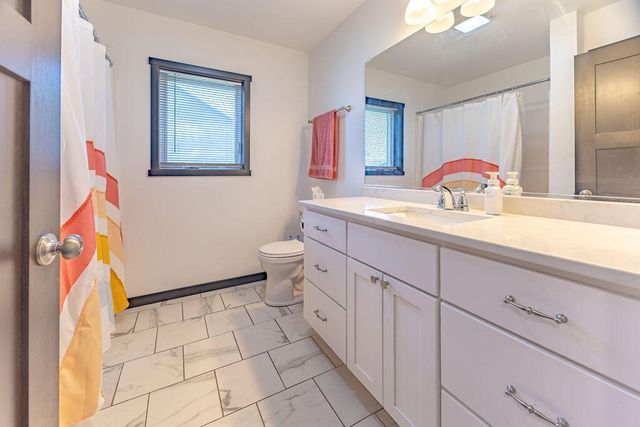 2102 Prairie PLACE, Holmen, WI 54636