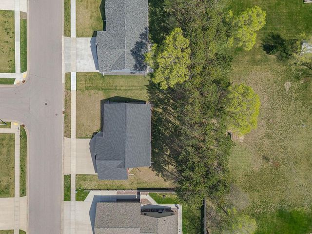 2102 Prairie PLACE, Holmen, WI 54636