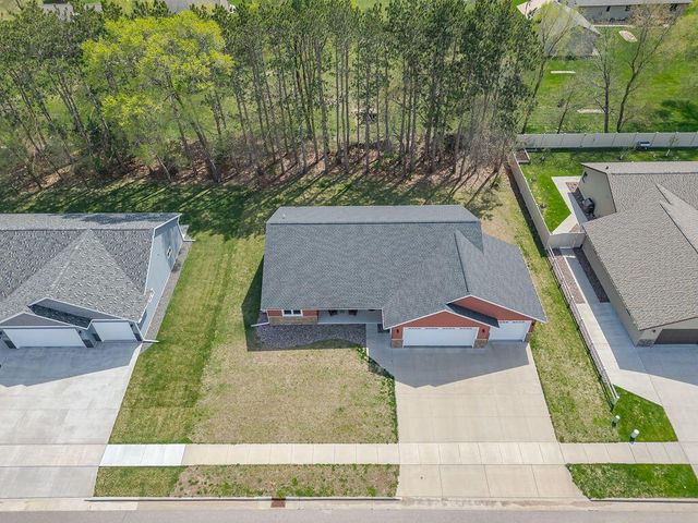 2102 Prairie PLACE, Holmen, WI 54636
