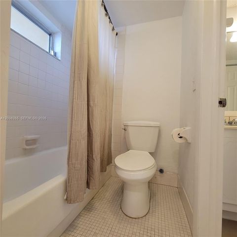 6021 NW 61st Avenue 207, Tamarac, FL 33319