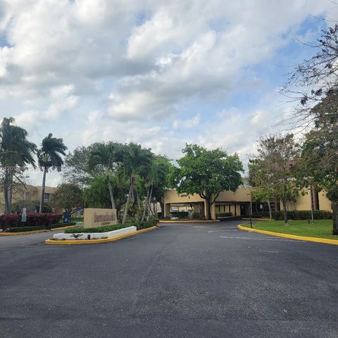 6021 NW 61st Avenue 207, Tamarac, FL 33319