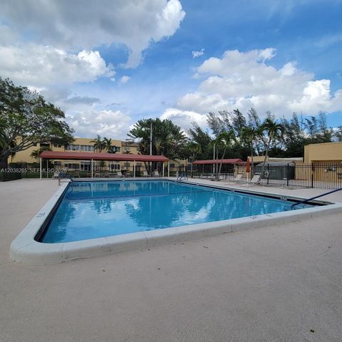 6021 NW 61st Avenue 207, Tamarac, FL 33319