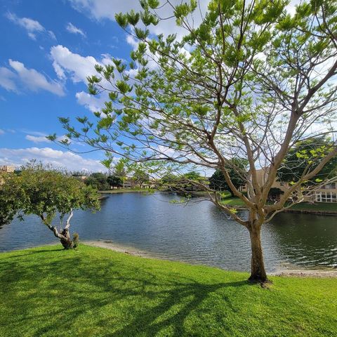 6021 NW 61st Avenue 207, Tamarac, FL 33319