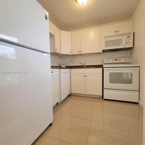 6021 NW 61st Avenue 207, Tamarac, FL 33319