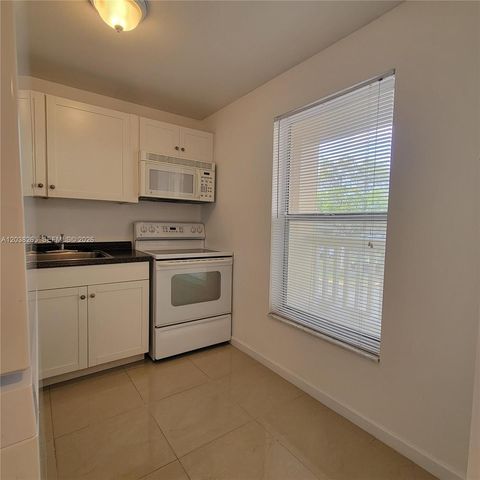 6021 NW 61st Avenue 207, Tamarac, FL 33319