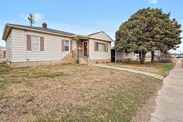 38 N Main Street, Wood River, IL 62095