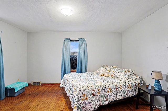 38 N Main Street, Wood River, IL 62095