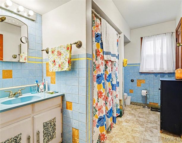 38 N Main Street, Wood River, IL 62095