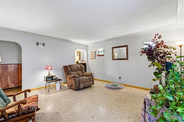 38 N Main Street, Wood River, IL 62095