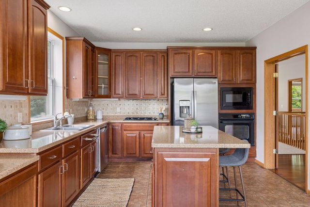 17461 Haralson Drive, Eden Prairie, MN 55347