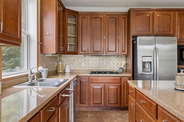 17461 Haralson Drive, Eden Prairie, MN 55347