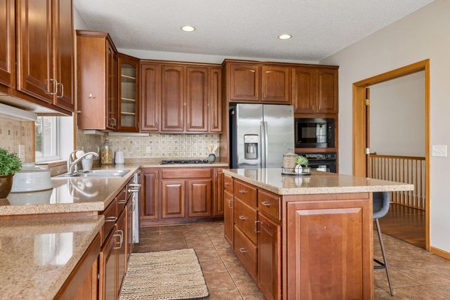 17461 Haralson Drive, Eden Prairie, MN 55347