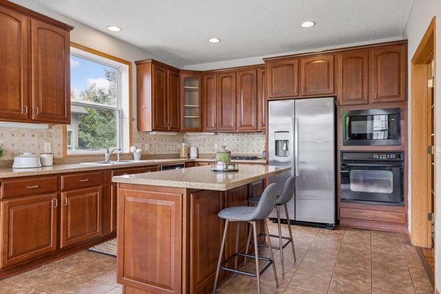 17461 Haralson Drive, Eden Prairie, MN 55347