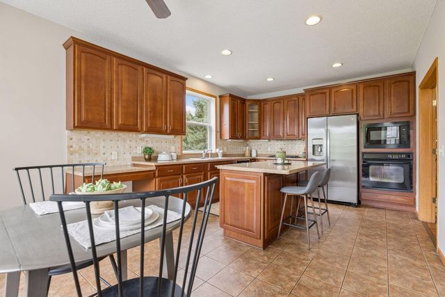 17461 Haralson Drive, Eden Prairie, MN 55347