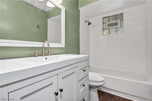 4267 Bentley Drive, North Olmsted, OH 44070