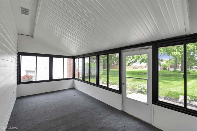 4267 Bentley Drive, North Olmsted, OH 44070