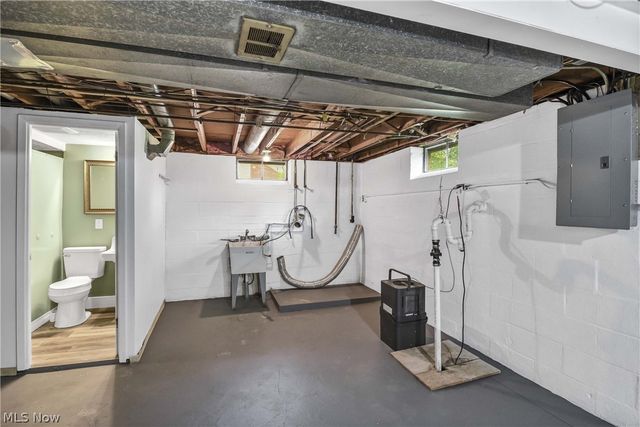 4267 Bentley Drive, North Olmsted, OH 44070
