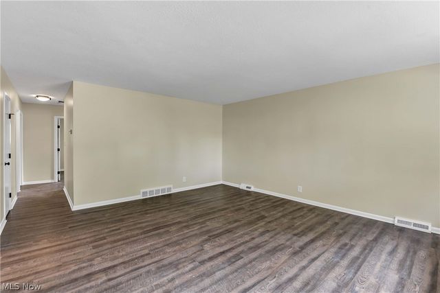 4267 Bentley Drive, North Olmsted, OH 44070