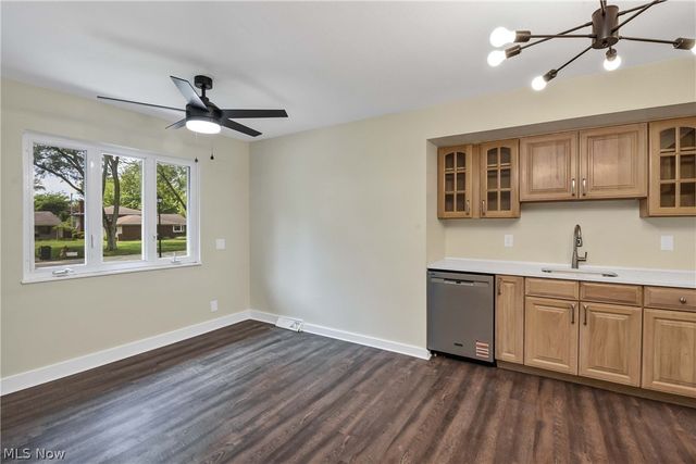 4267 Bentley Drive, North Olmsted, OH 44070