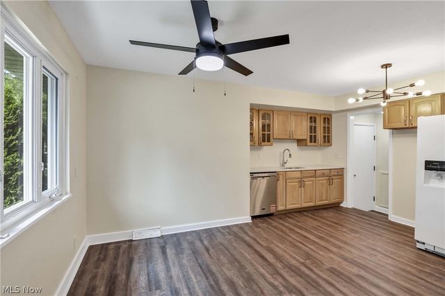 4267 Bentley Drive, North Olmsted, OH 44070