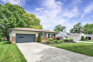 4267 Bentley Drive, North Olmsted, OH 44070