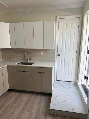 8600 NW 21st St 1, Sunrise, FL 33322