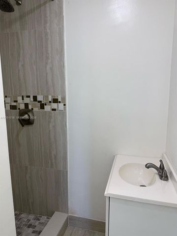 8600 NW 21st St 1, Sunrise, FL 33322