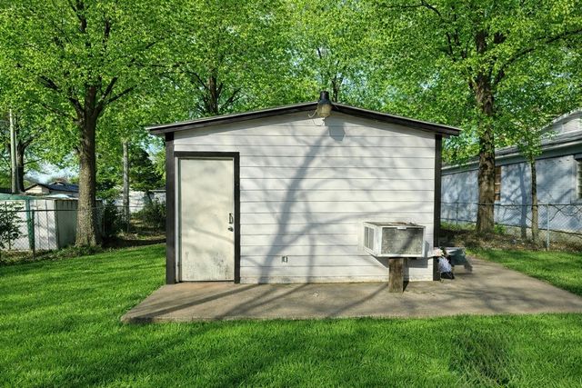 625 E Acheson Street, Denison, TX 75021