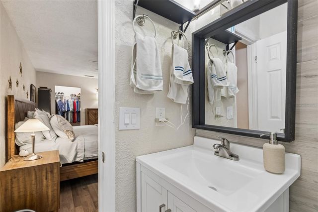 5501 80TH STREET N 102, St Petersburg, FL 33709