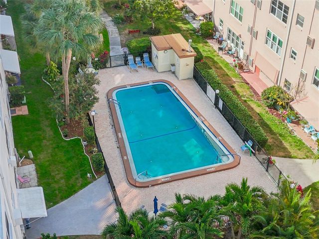 5501 80TH STREET N 102, St Petersburg, FL 33709