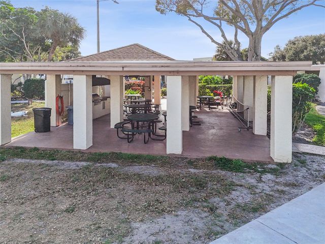 5501 80TH STREET N 102, St Petersburg, FL 33709