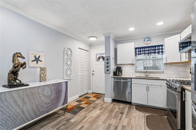 5501 80TH STREET N 102, St Petersburg, FL 33709