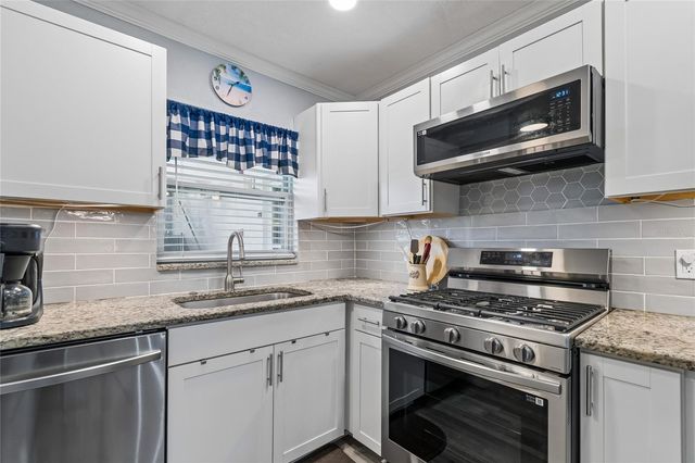 5501 80TH STREET N 102, St Petersburg, FL 33709