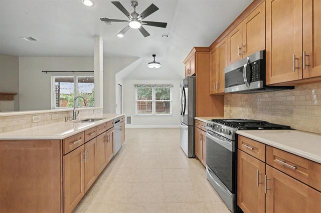 1717 Kamber Street, Edmond, OK 73003