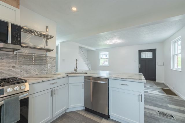 1316 Barkley Rd, Port Vue, PA 15133