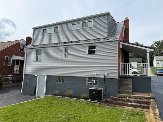 1316 Barkley Rd, Port Vue, PA 15133