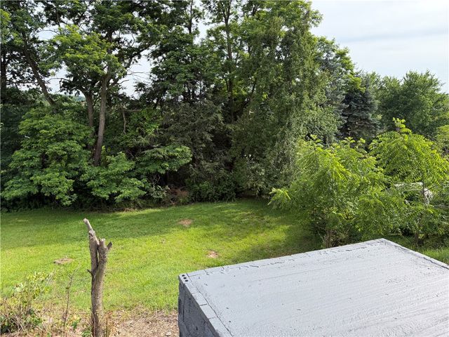 1316 Barkley Rd, Port Vue, PA 15133