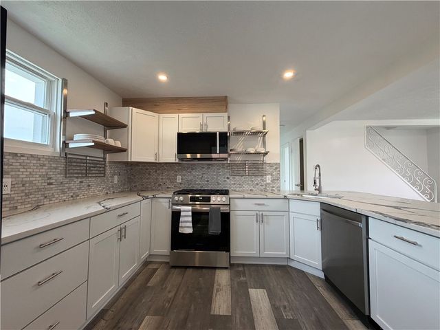1316 Barkley Rd, Port Vue, PA 15133