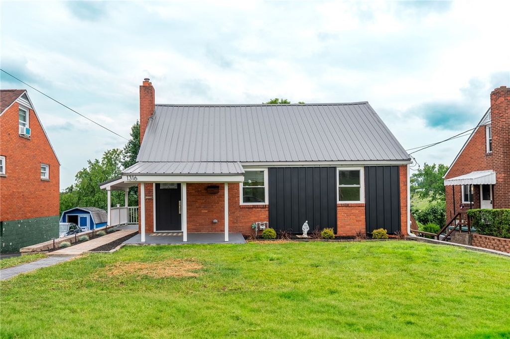 1316 Barkley Rd, Port Vue, PA 15133