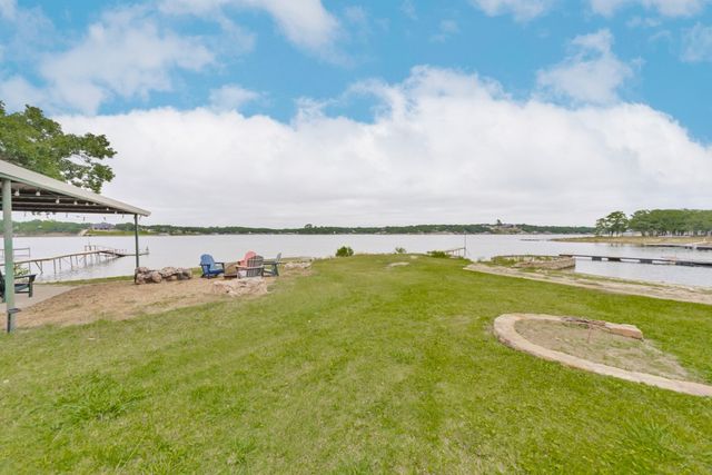 120 Tettleton Circle, Bowie, TX 76230