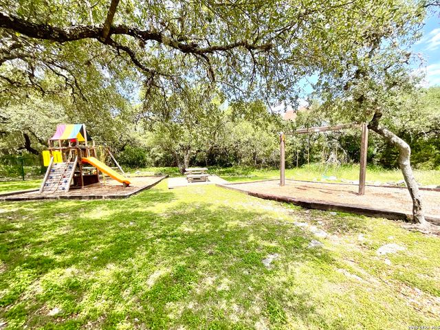 166 Red Hawk Rdg, San Antonio, TX 78258