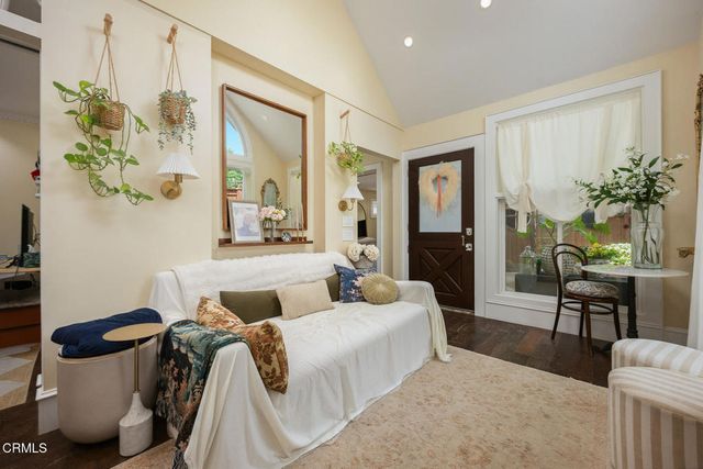 601 Durwood Drive, La Canada Flintridge, CA 91011