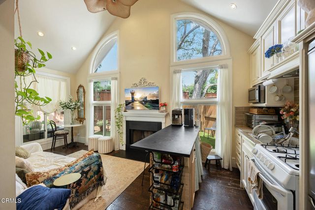 601 Durwood Drive, La Canada Flintridge, CA 91011