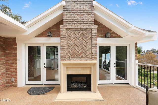601 Durwood Drive, La Canada Flintridge, CA 91011